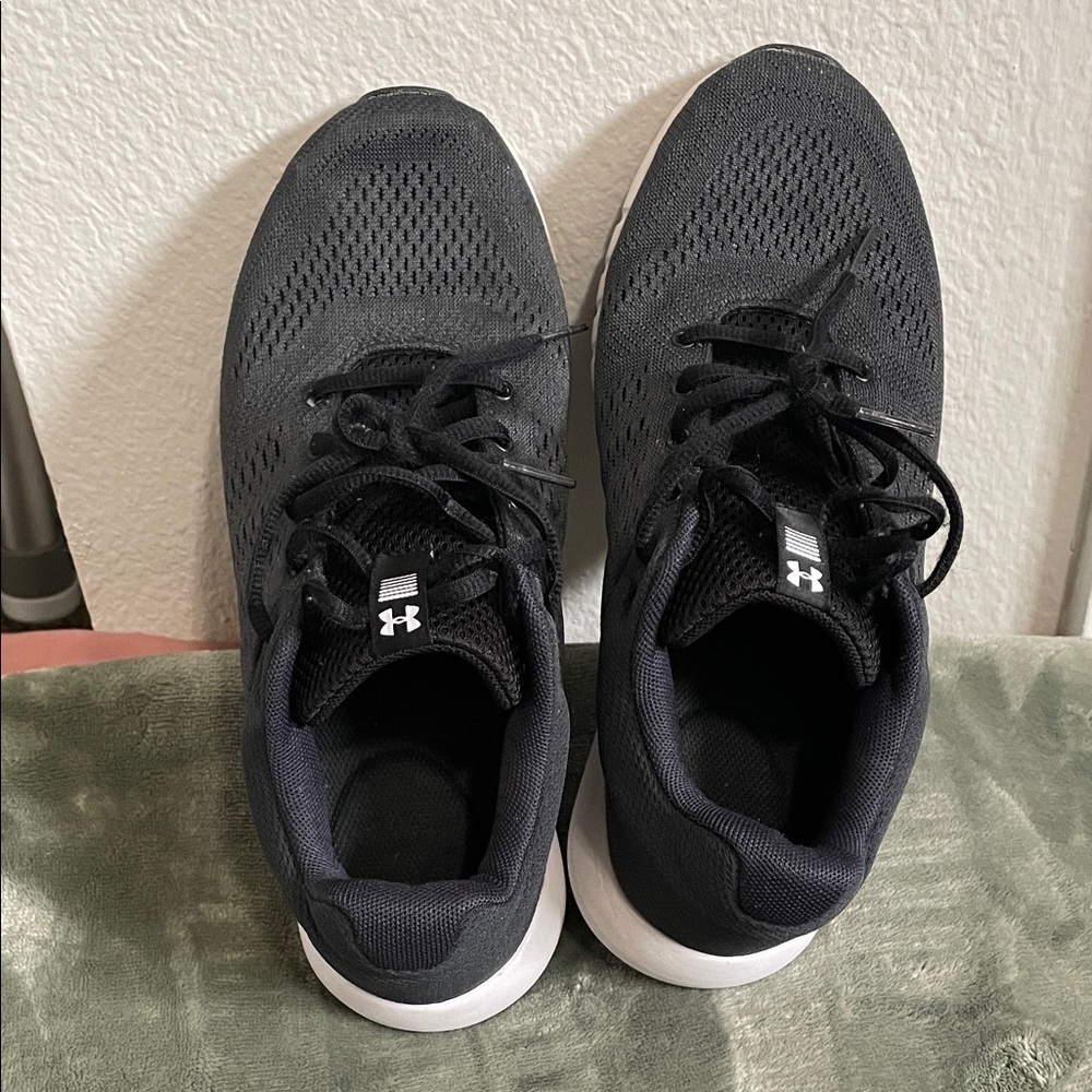Under Armour Men's Black Athletic Shoes
